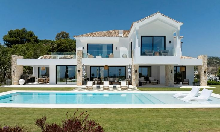 Апартаменты с садиком в Эстепоне